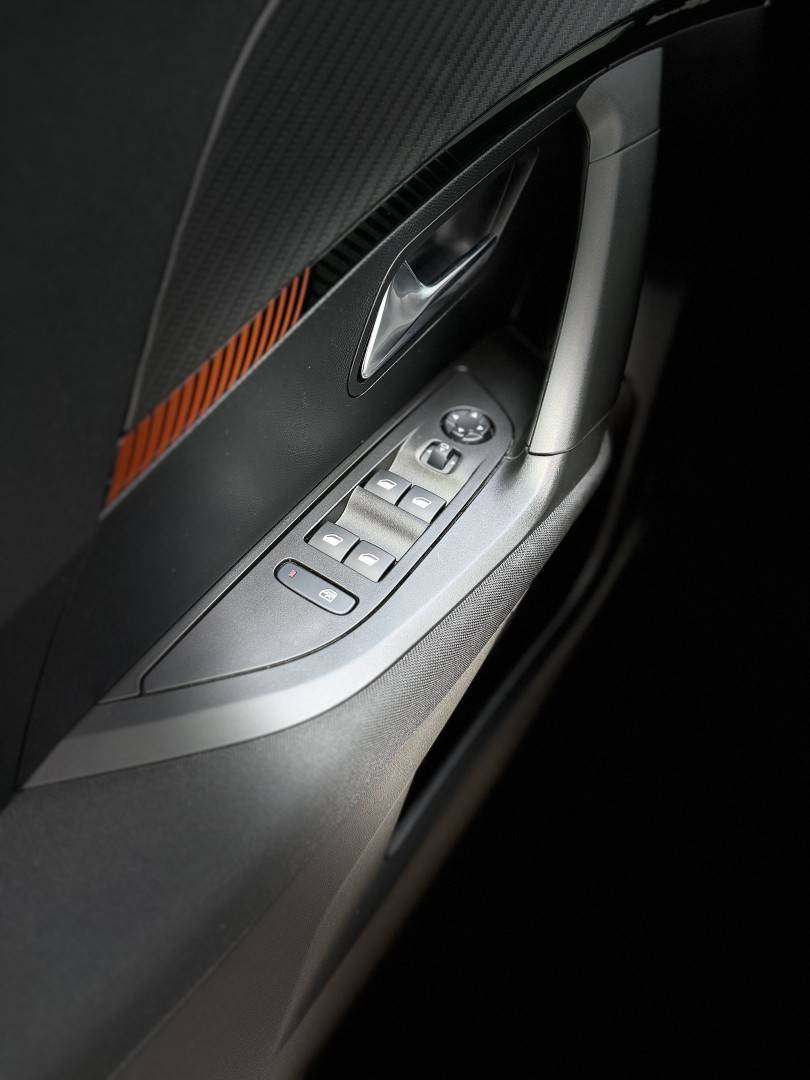 peugeot-2008-2022-diesel-1499cc