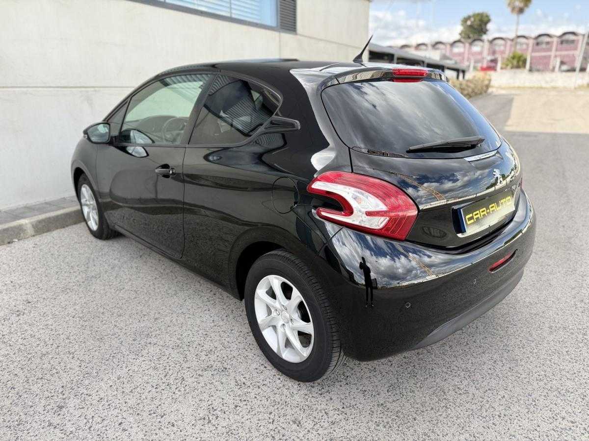 peugeot-208-2015-gasolina-1199cc
