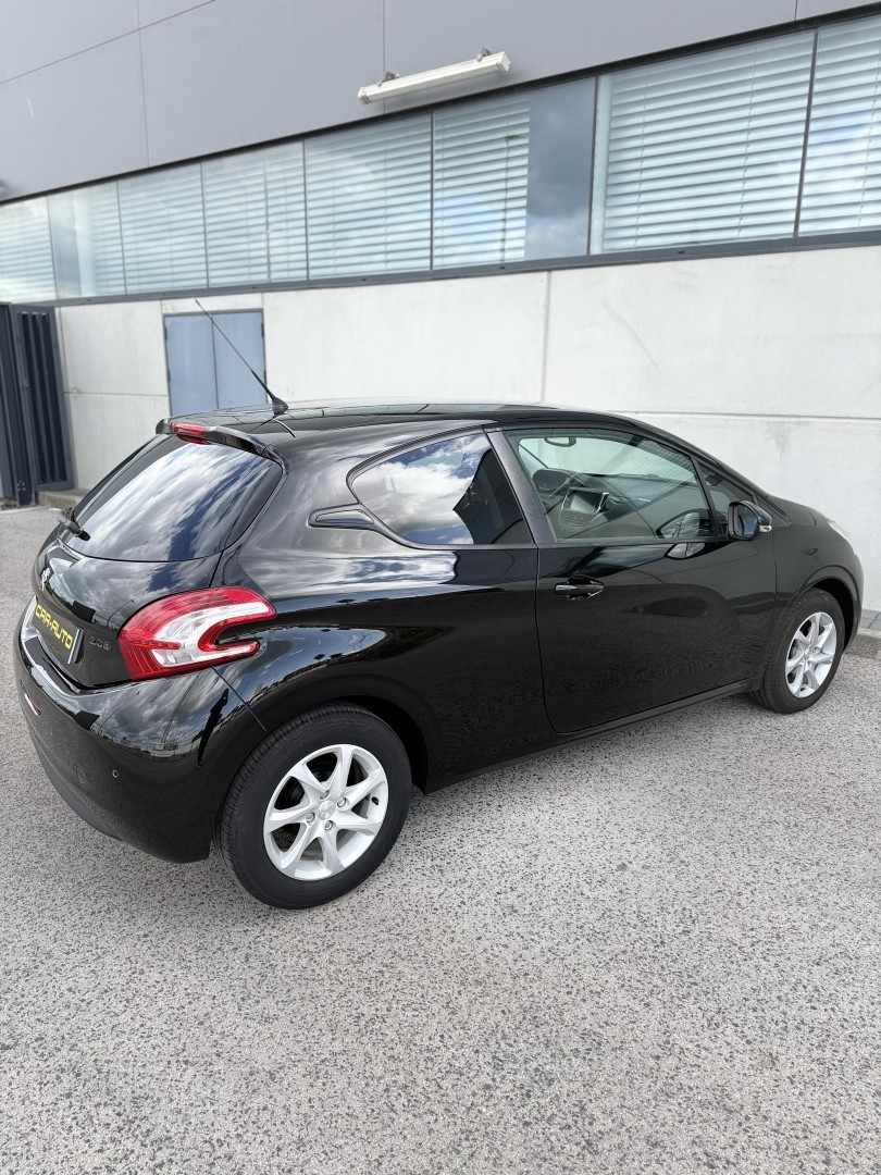 peugeot-208-2015-gasolina-1199cc