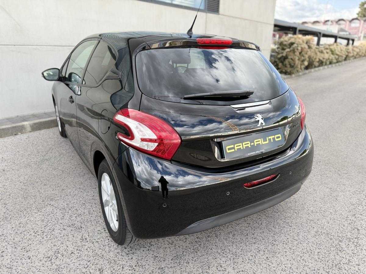 peugeot-208-2015-gasolina-1199cc