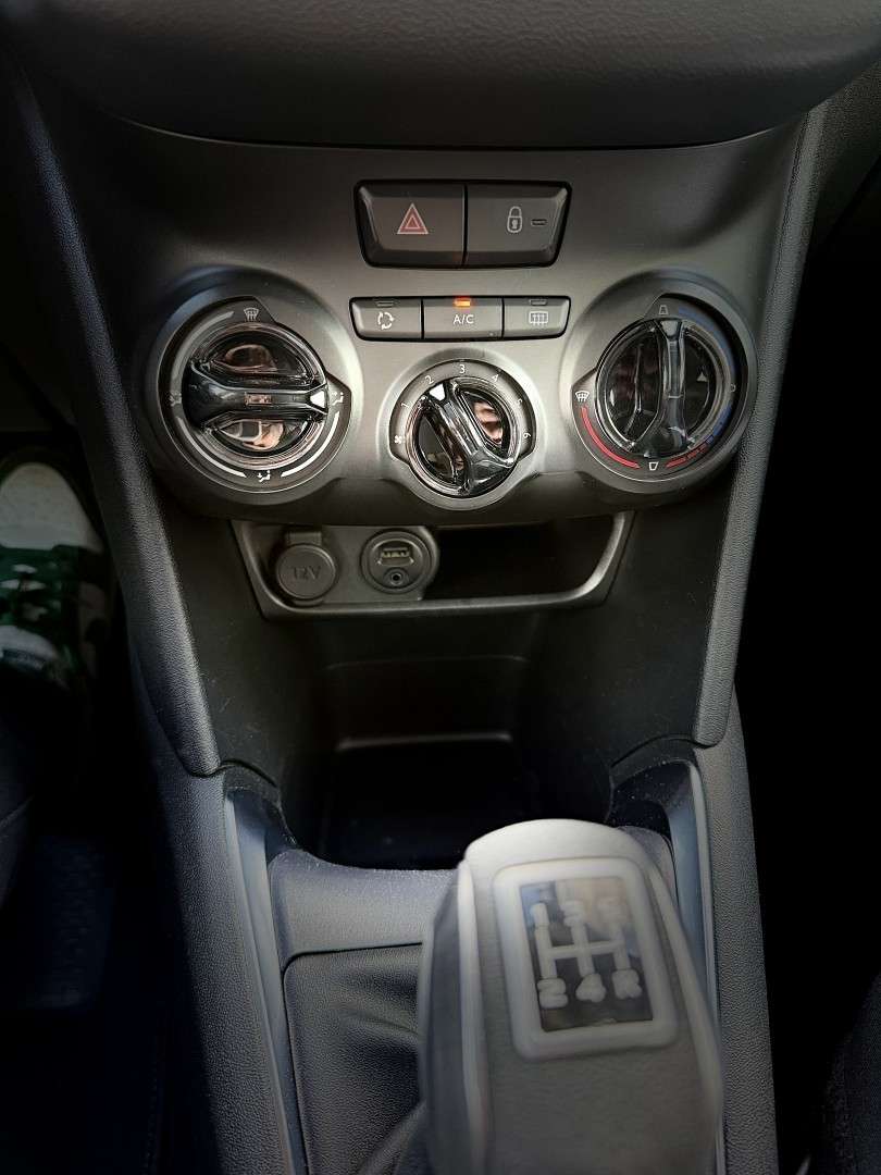 peugeot-208-2015-gasolina-1199cc