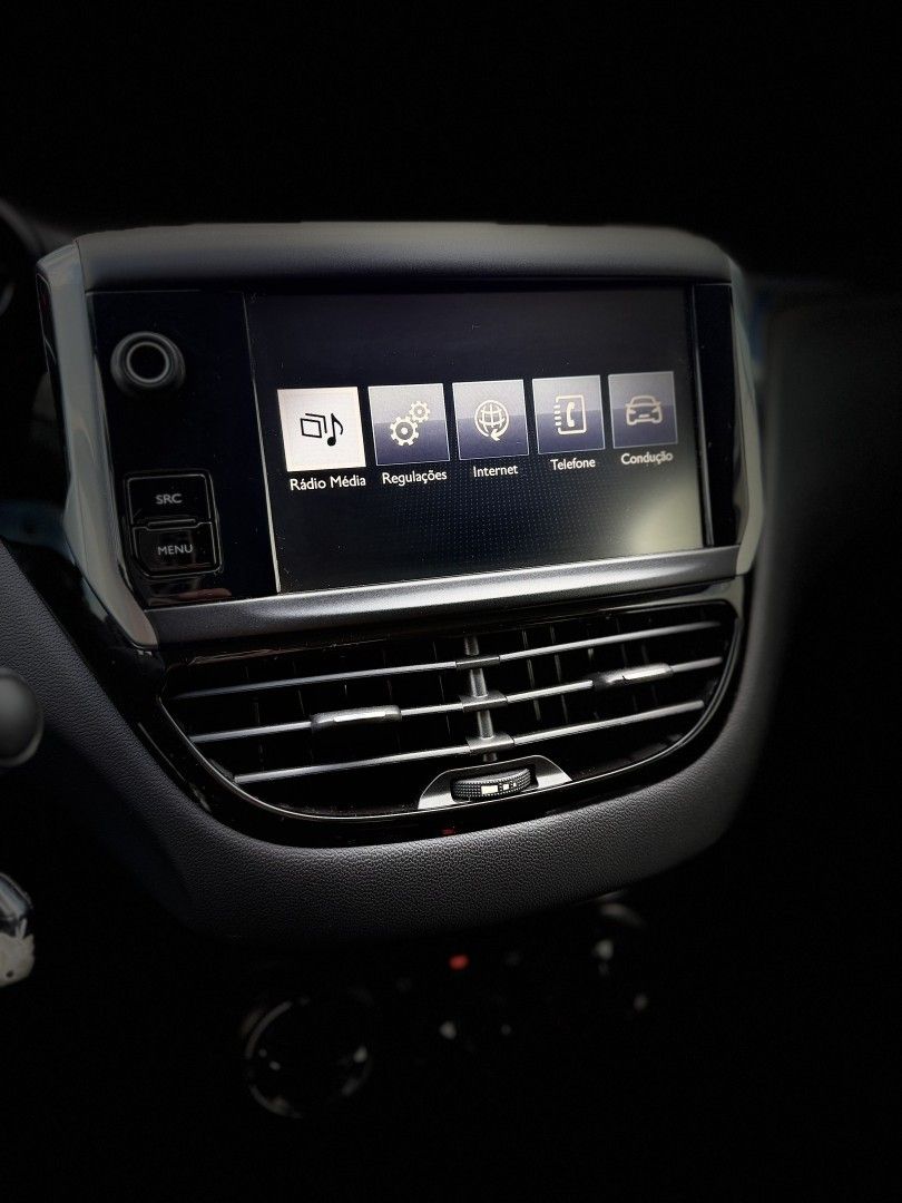 peugeot-208-2015-gasolina-1199cc