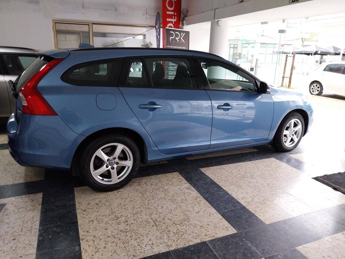 volvo-v60-2014-diesel-1560cc