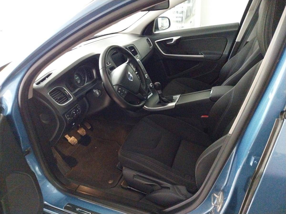 volvo-v60-2014-diesel-1560cc