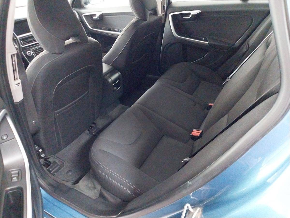 volvo-v60-2014-diesel-1560cc