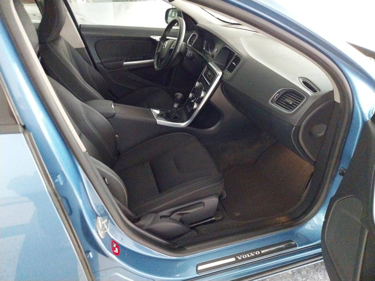 volvo-v60-2014-diesel-1560cc