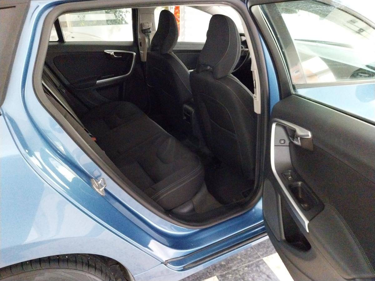 volvo-v60-2014-diesel-1560cc