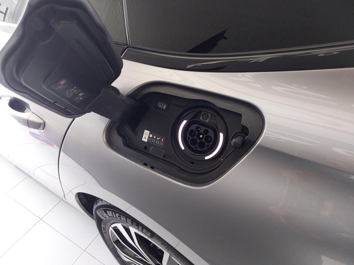 peugeot-508-sw-2024-hibrido-a-gasolina-1598cc