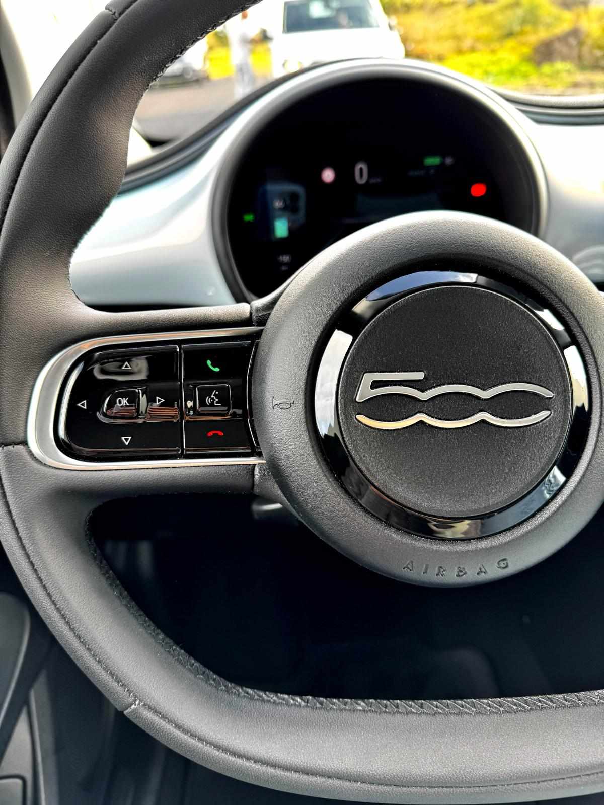 fiat-500e-42-kwh-2023-eletrico