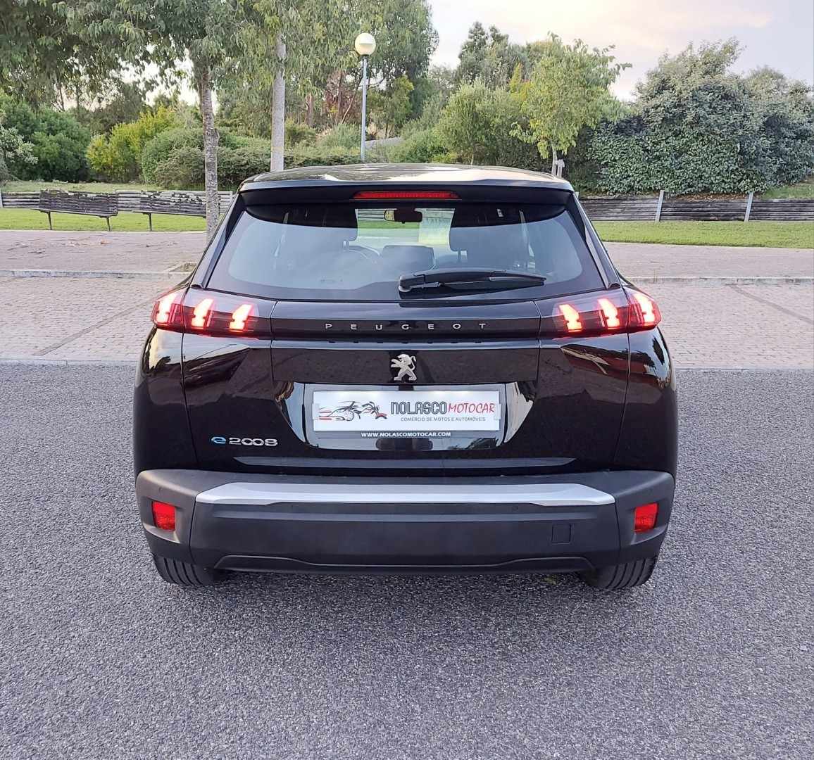 peugeot-e-2008-2023-eletrico-0cc