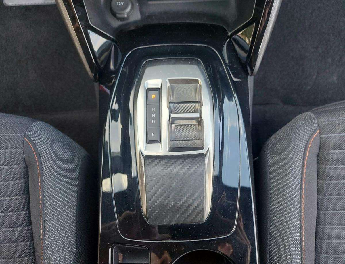 peugeot-e-2008-2023-eletrico-0cc