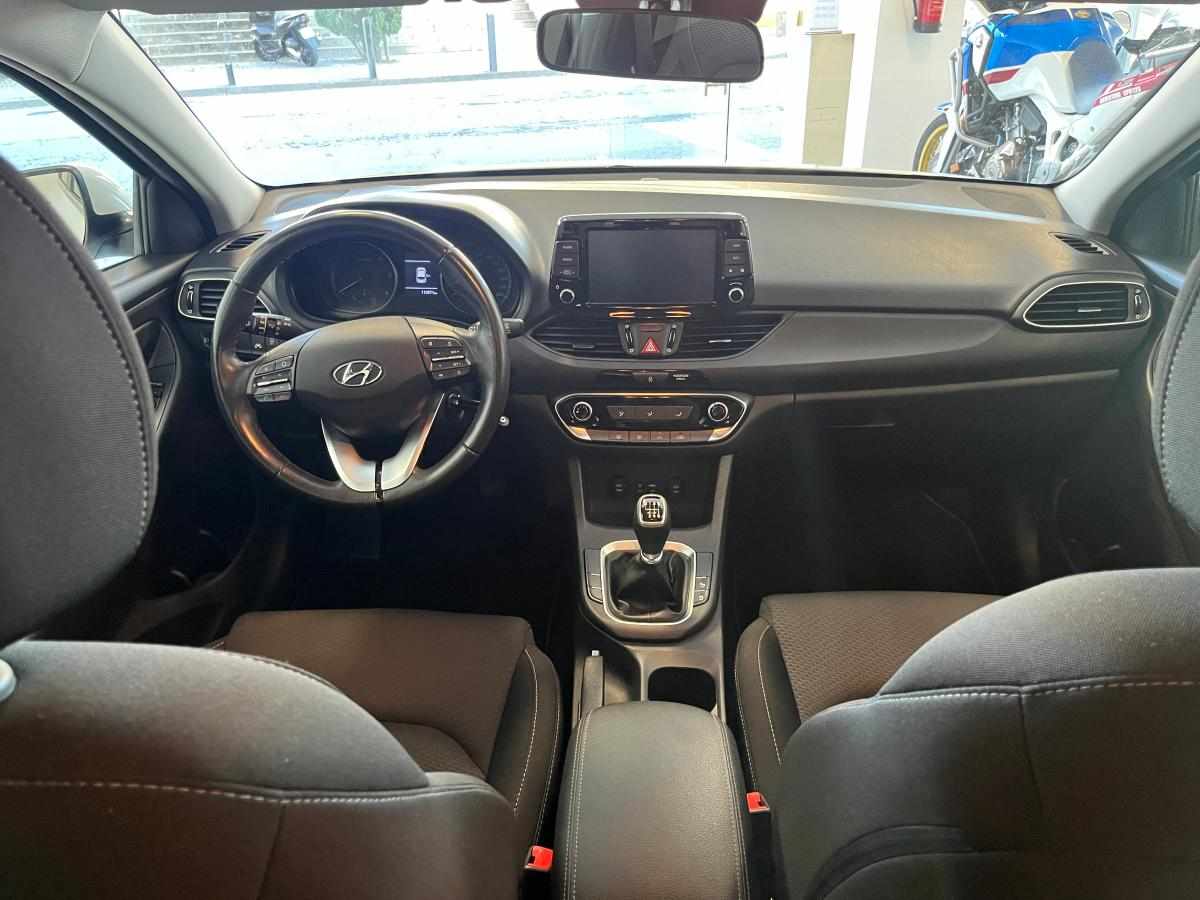 hyundai-i30-1-6-crdi-2020-diesel-1598cc