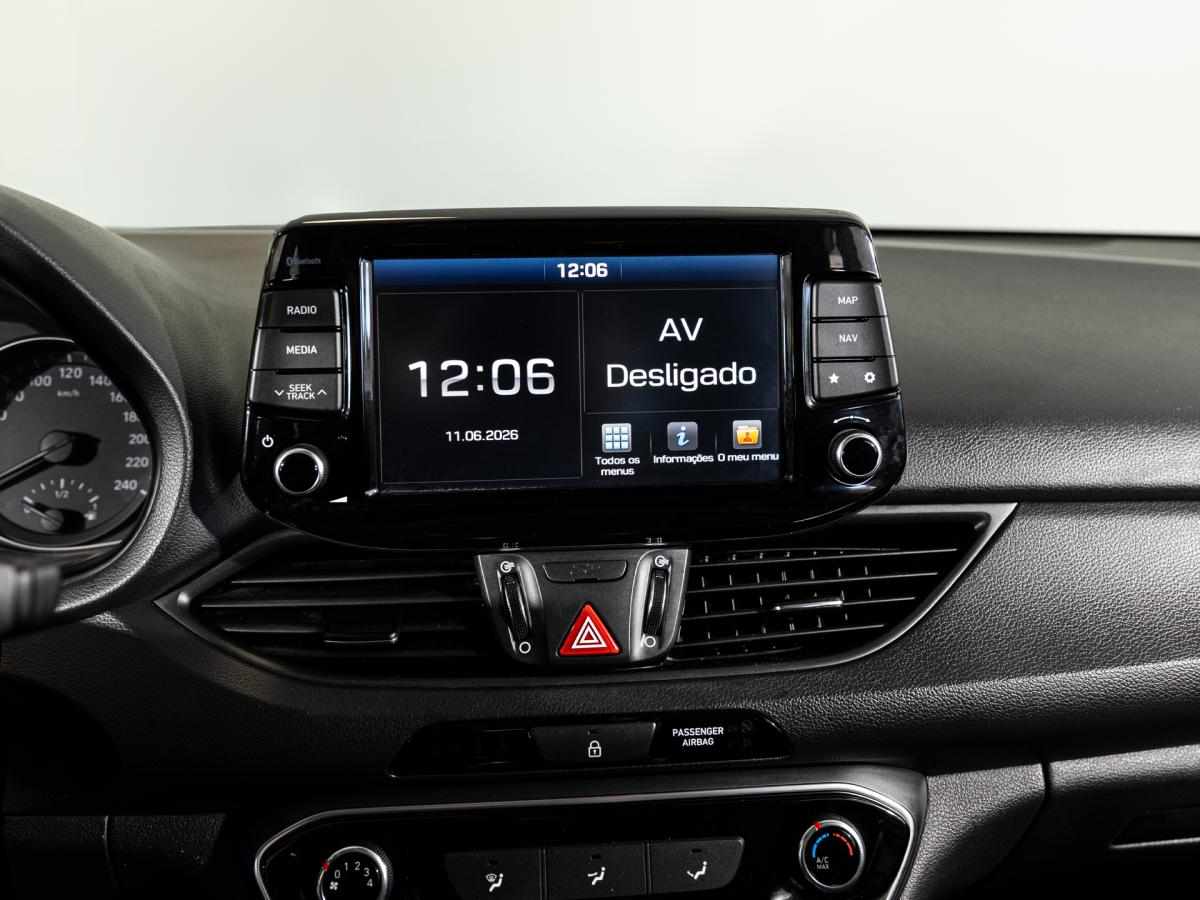 hyundai-i30-1-6-crdi-2020-diesel-1598cc