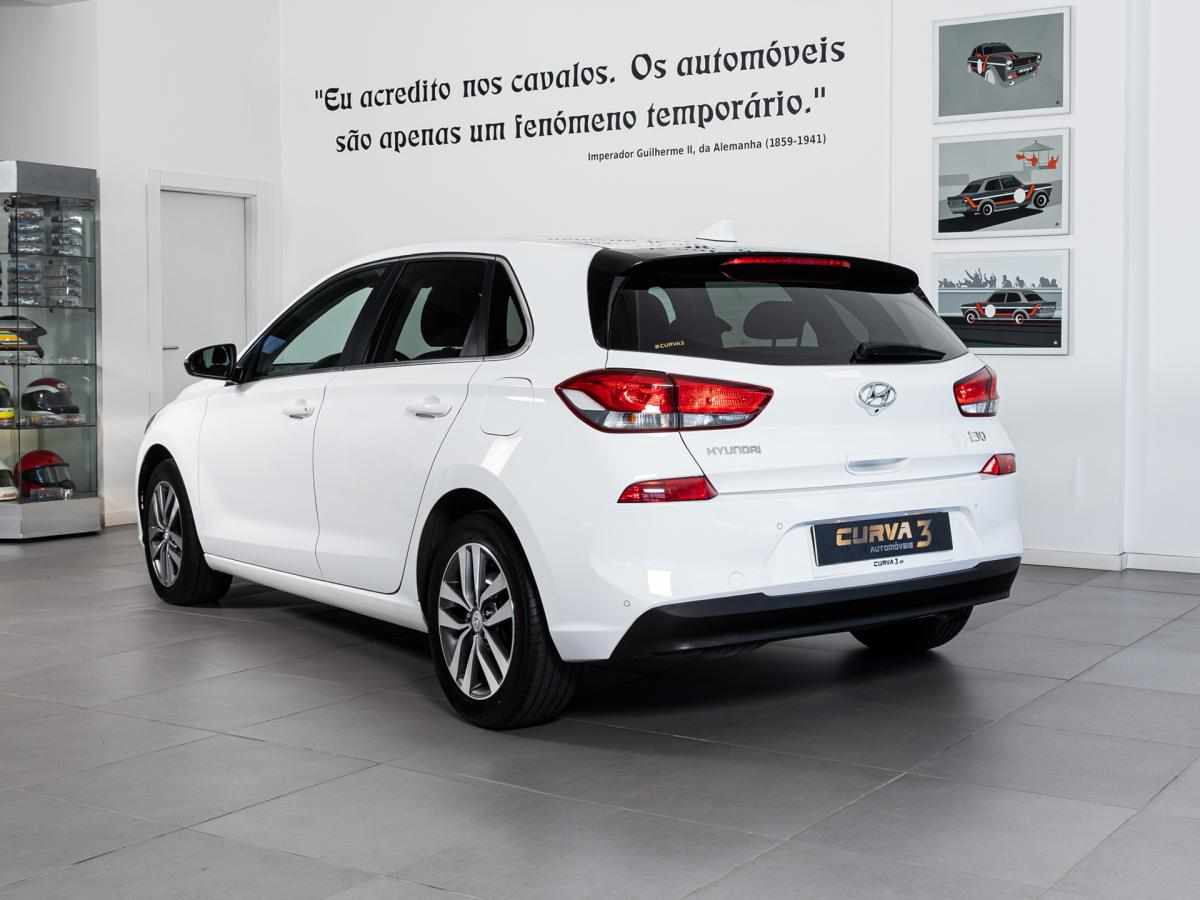 hyundai-i30-1-6-crdi-2020-diesel-1598cc