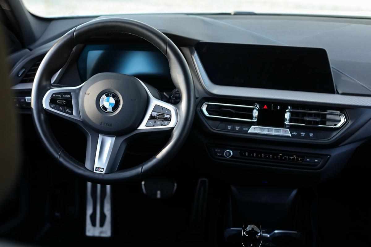 bmw-serie-1-118d-2024-diesel-1995cc