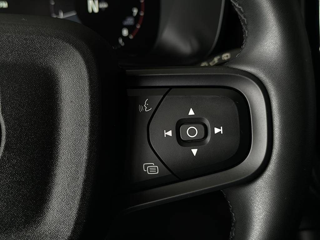 volvo-xc40-2022-gasolina-1477cc