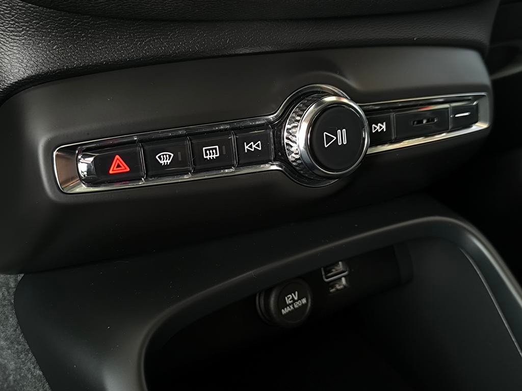 volvo-xc40-2022-gasolina-1477cc