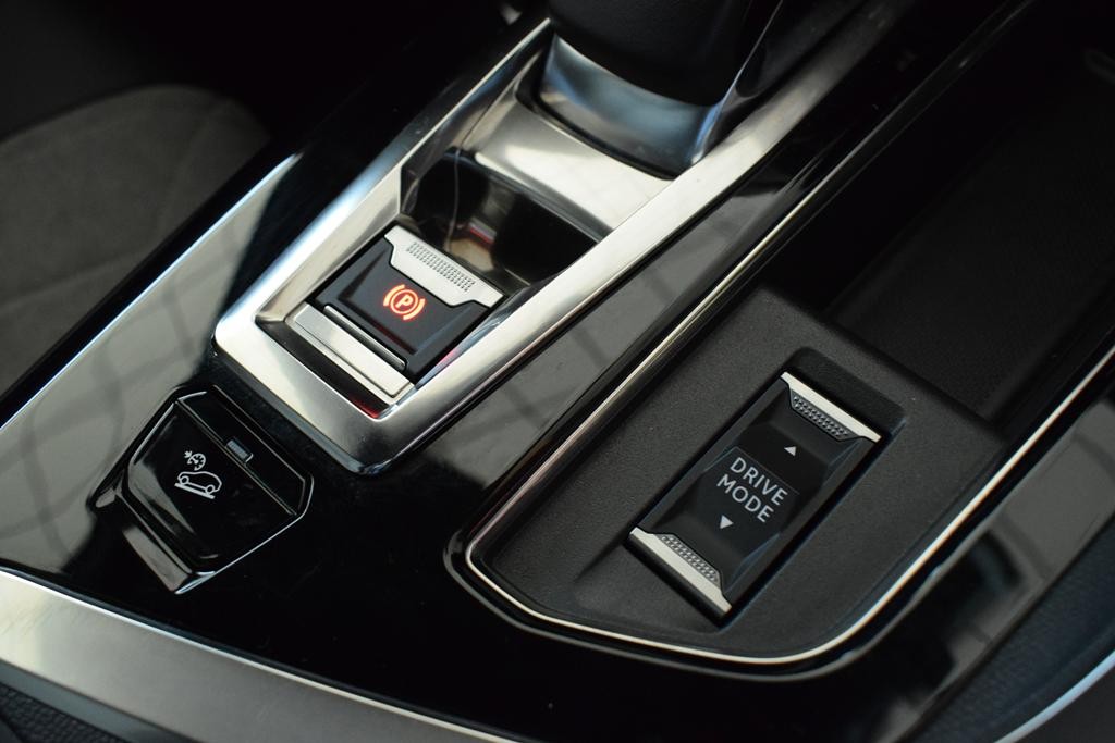 peugeot-3008-2020-hibrido-a-gasolina-1598cc