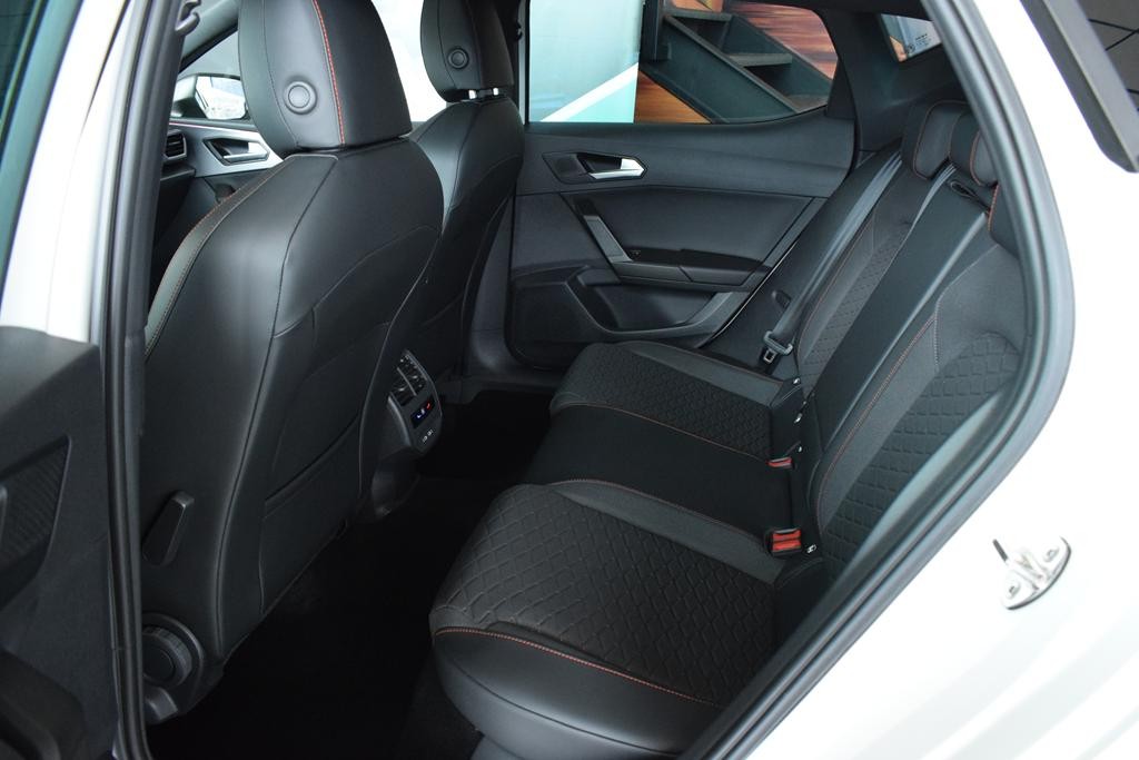 seat-leon-2022-diesel-1968cc