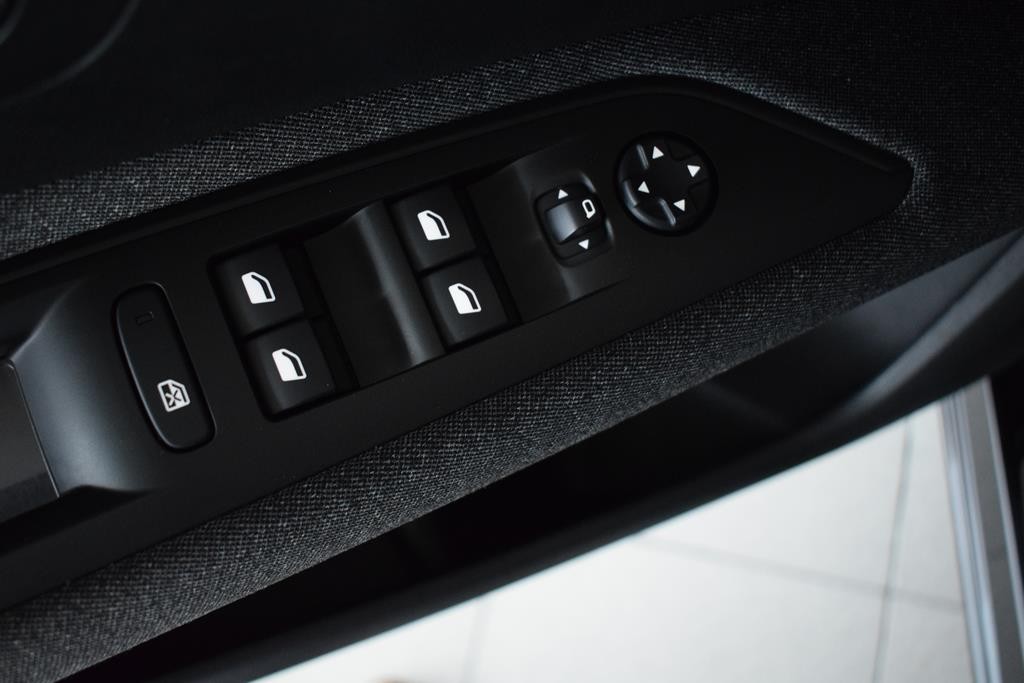 peugeot-3008-2018-diesel-1499cc