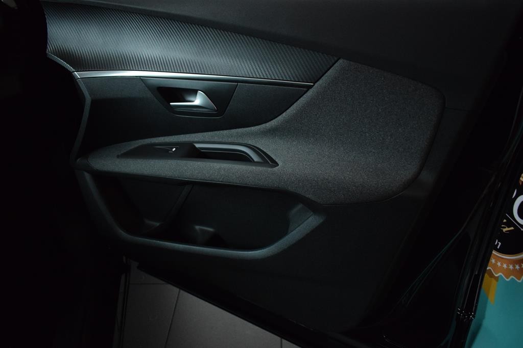 peugeot-3008-2018-diesel-1499cc
