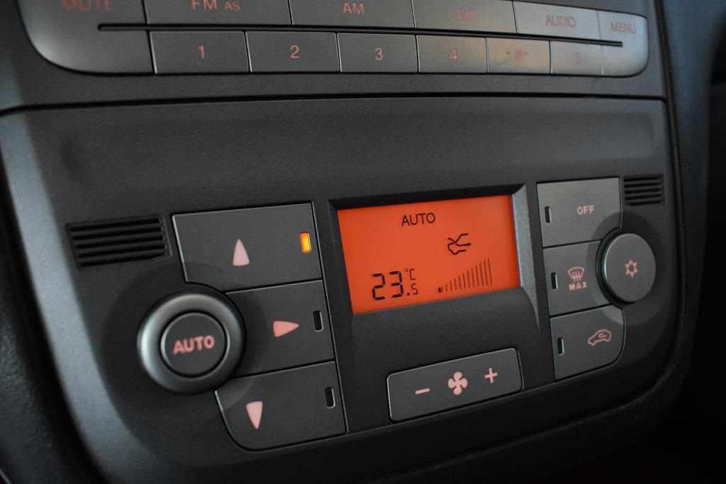fiat-linea-2009-diesel-1300cc