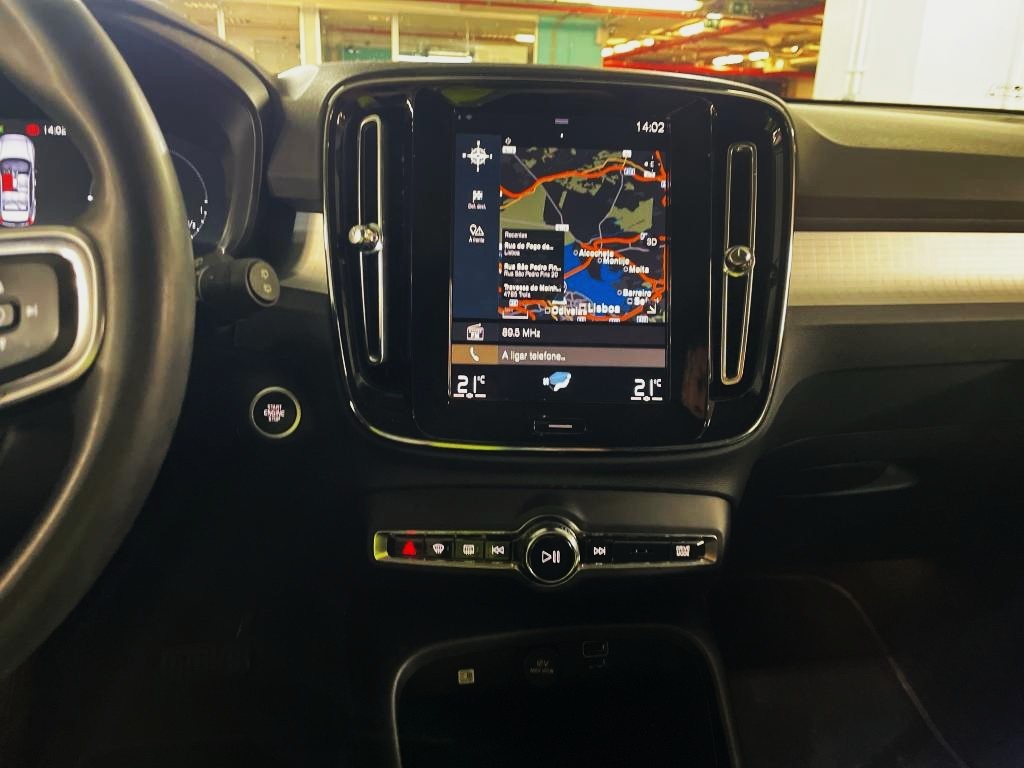 volvo-xc40-2022-hibrido-a-gasolina-1477cc