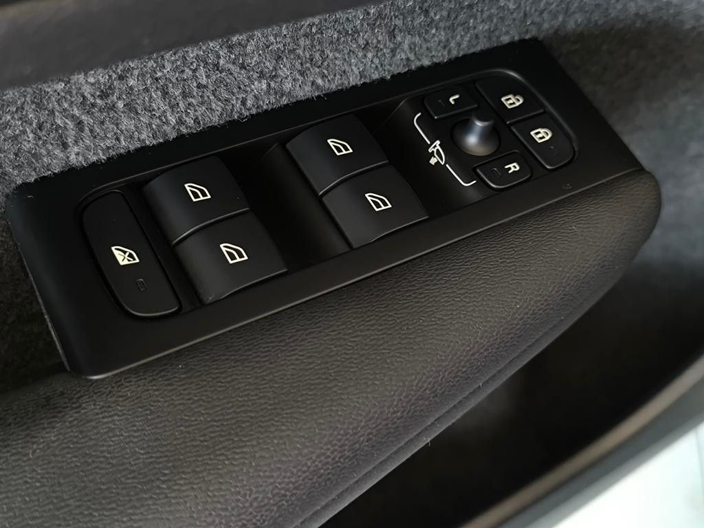 volvo-xc40-2022-hibrido-a-gasolina-1477cc
