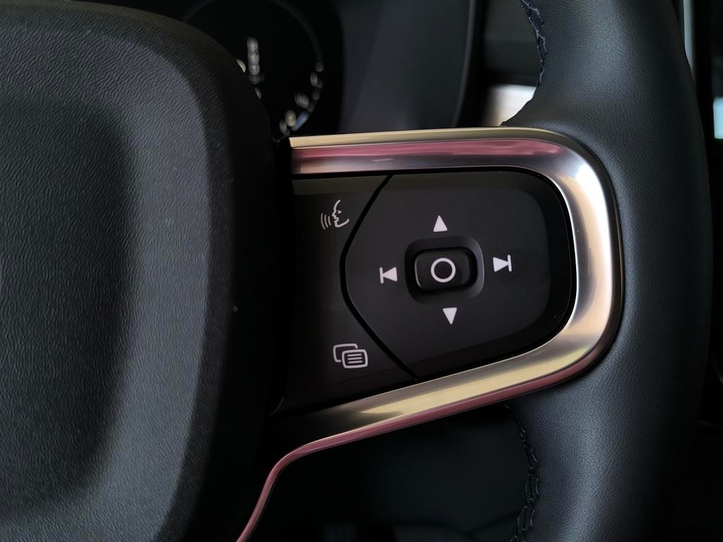 volvo-xc40-2022-hibrido-a-gasolina-1477cc