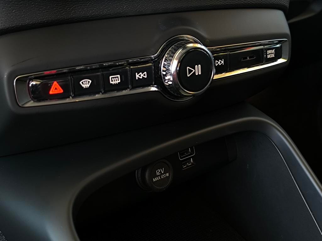 volvo-xc40-2022-hibrido-a-gasolina-1477cc