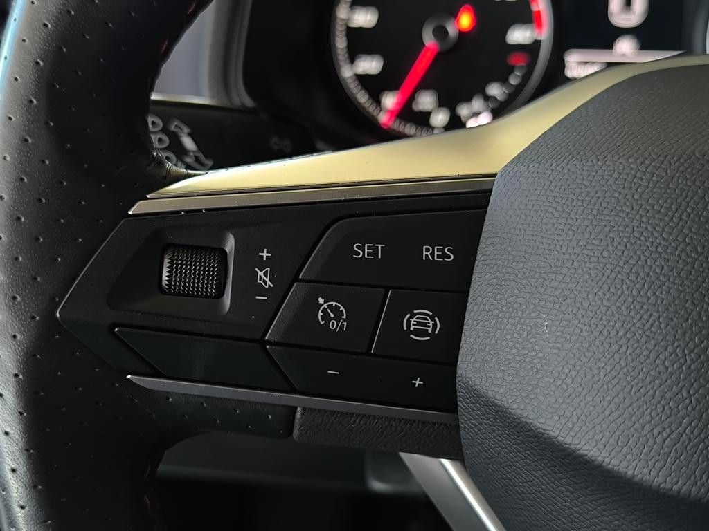 seat-arona-2022-gasolina-999cc