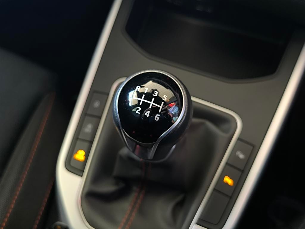 seat-arona-2022-gasolina-999cc