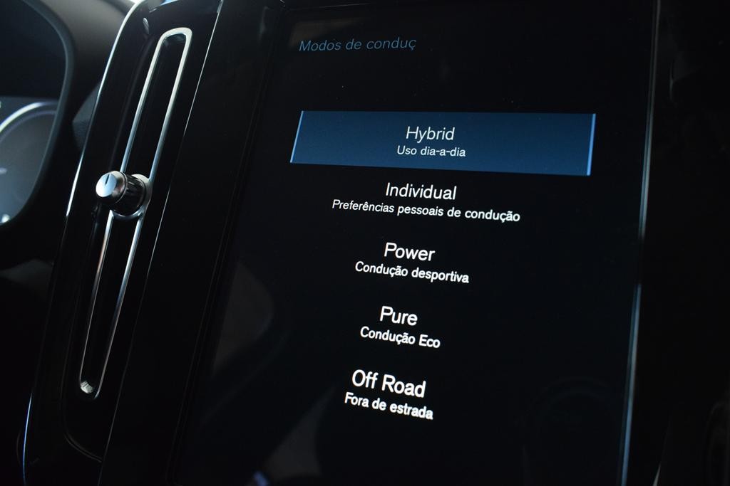 volvo-xc40-2020-hibrido-a-gasolina-1477cc