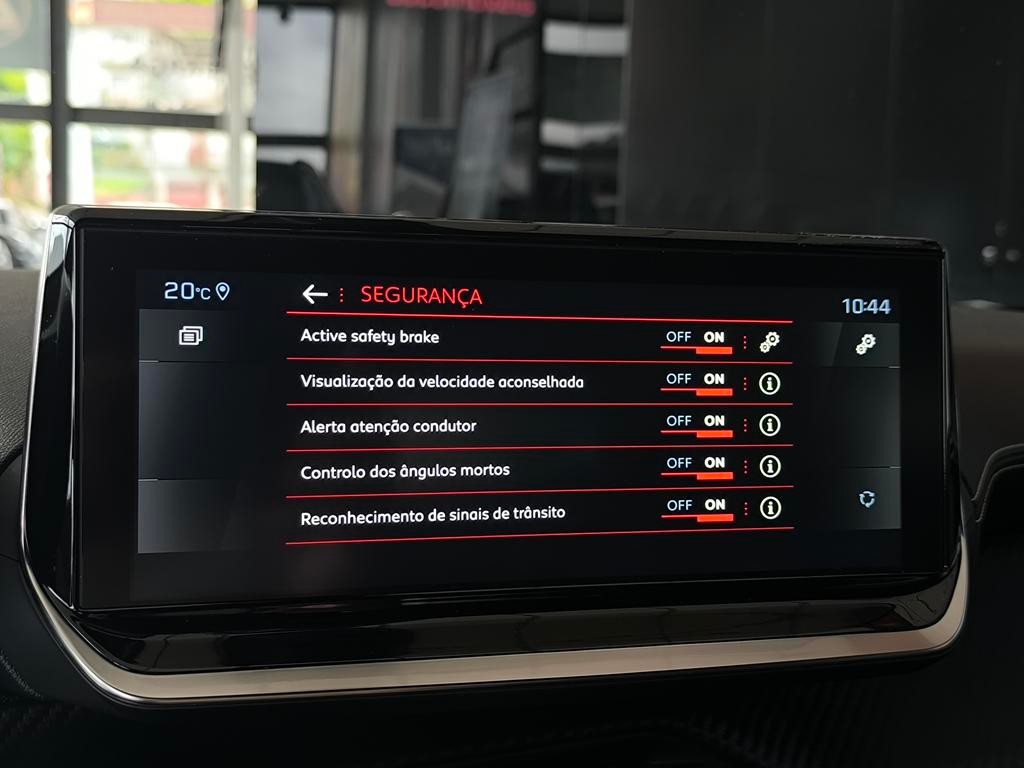 peugeot-2008-2021-diesel-1499cc