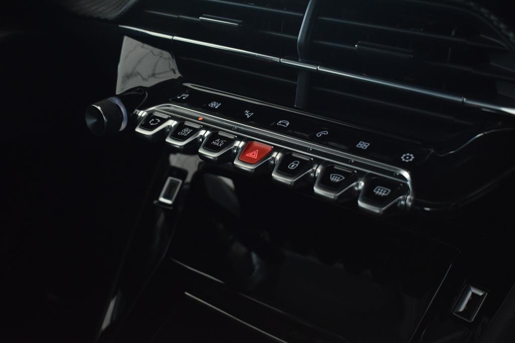 peugeot-2008-2020-diesel-1499cc