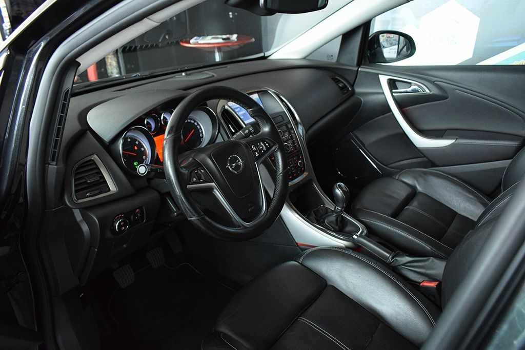 opel-astra-sport-tourer-2012-diesel-1686cc