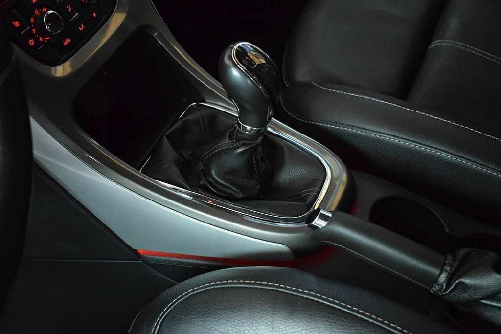 opel-astra-sport-tourer-2012-diesel-1686cc