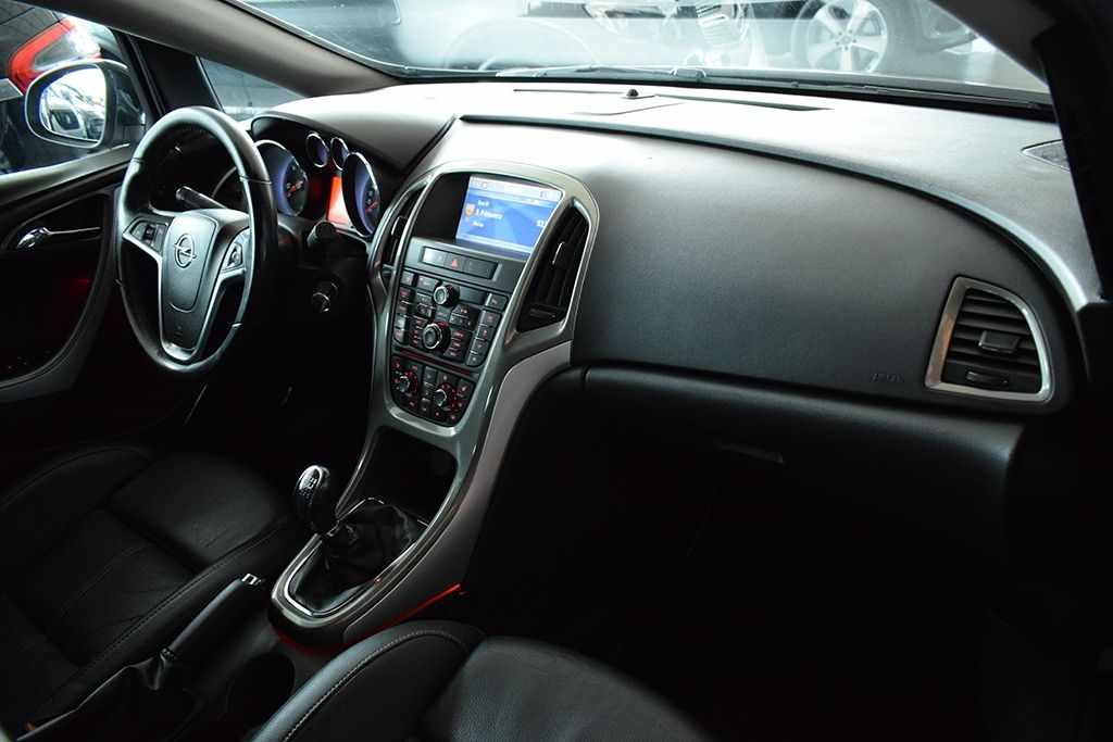 opel-astra-sport-tourer-2012-diesel-1686cc