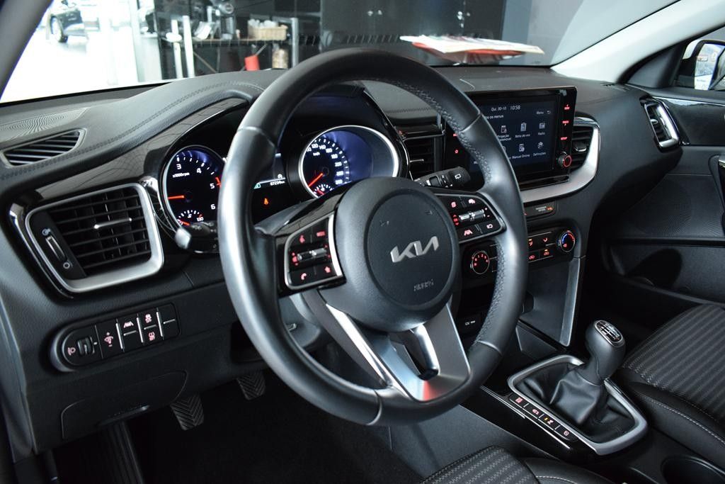 kia-ceed-sw-2023-diesel-1598cc