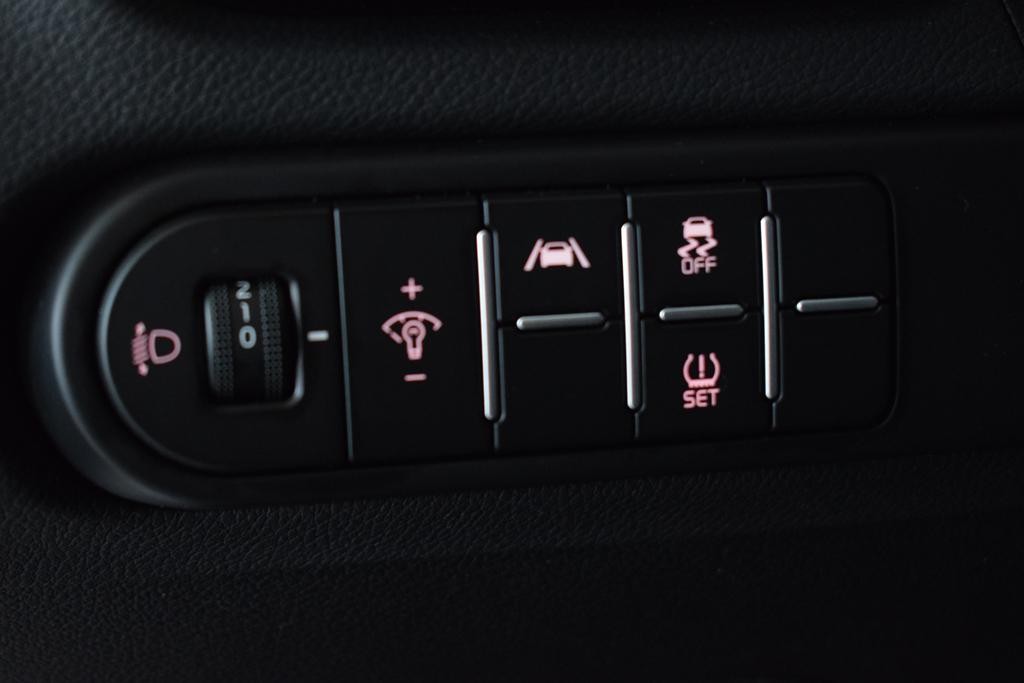 kia-ceed-sw-2023-diesel-1598cc