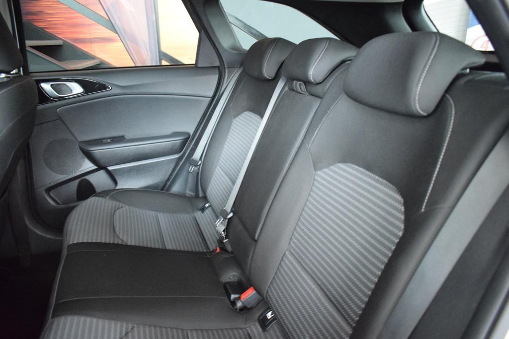 kia-ceed-sw-2023-diesel-1598cc