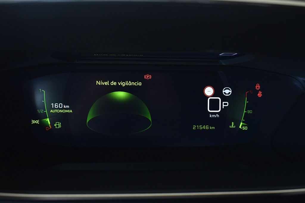 peugeot-2008-2022-diesel-1500cc