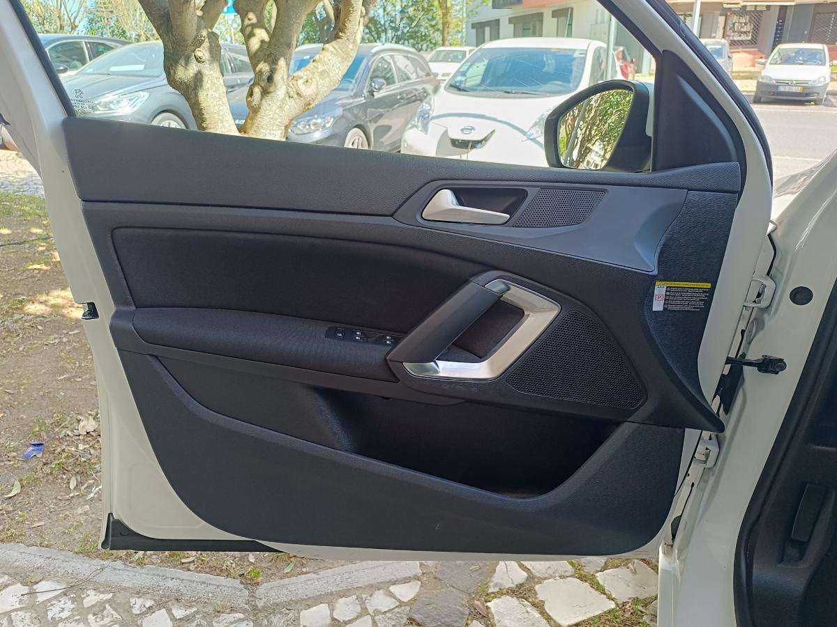 peugeot-308-2021-gasolina-1199cc