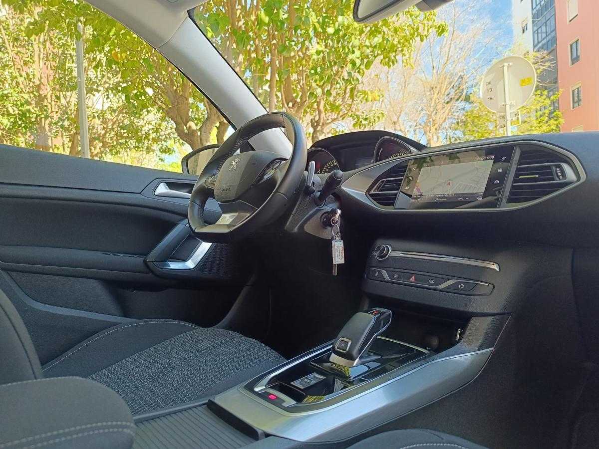 peugeot-308-2021-gasolina-1199cc