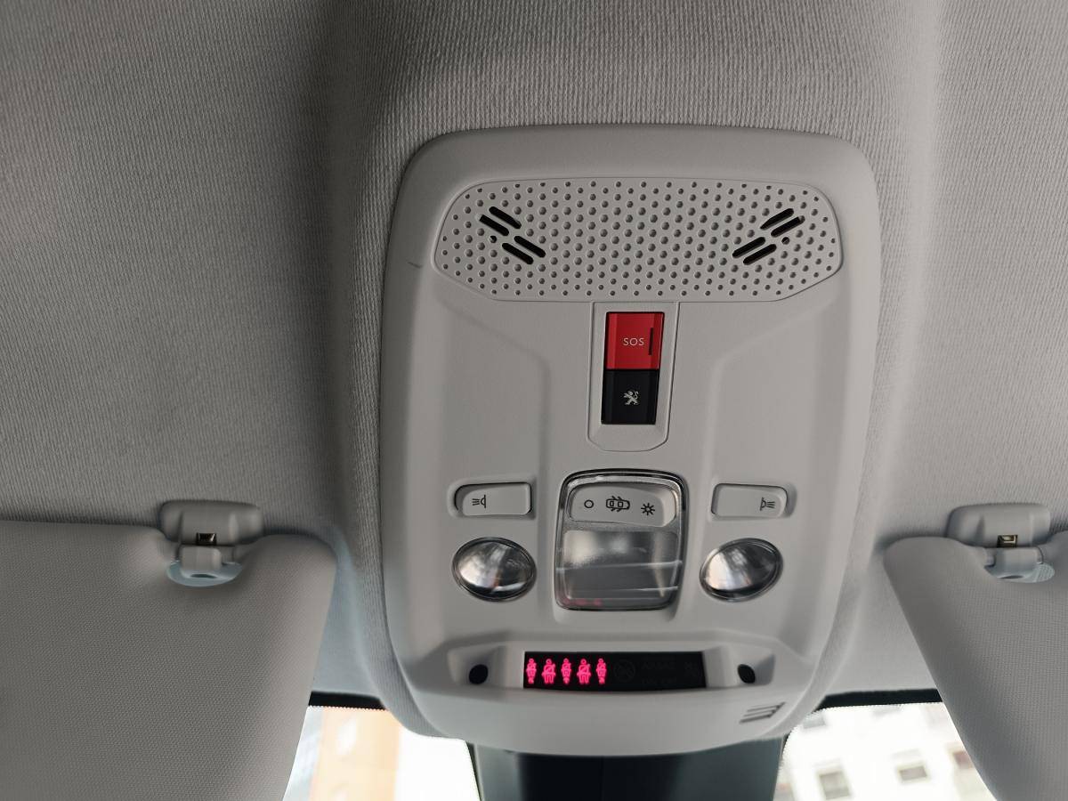 peugeot-208-2022-eletrico-0cc