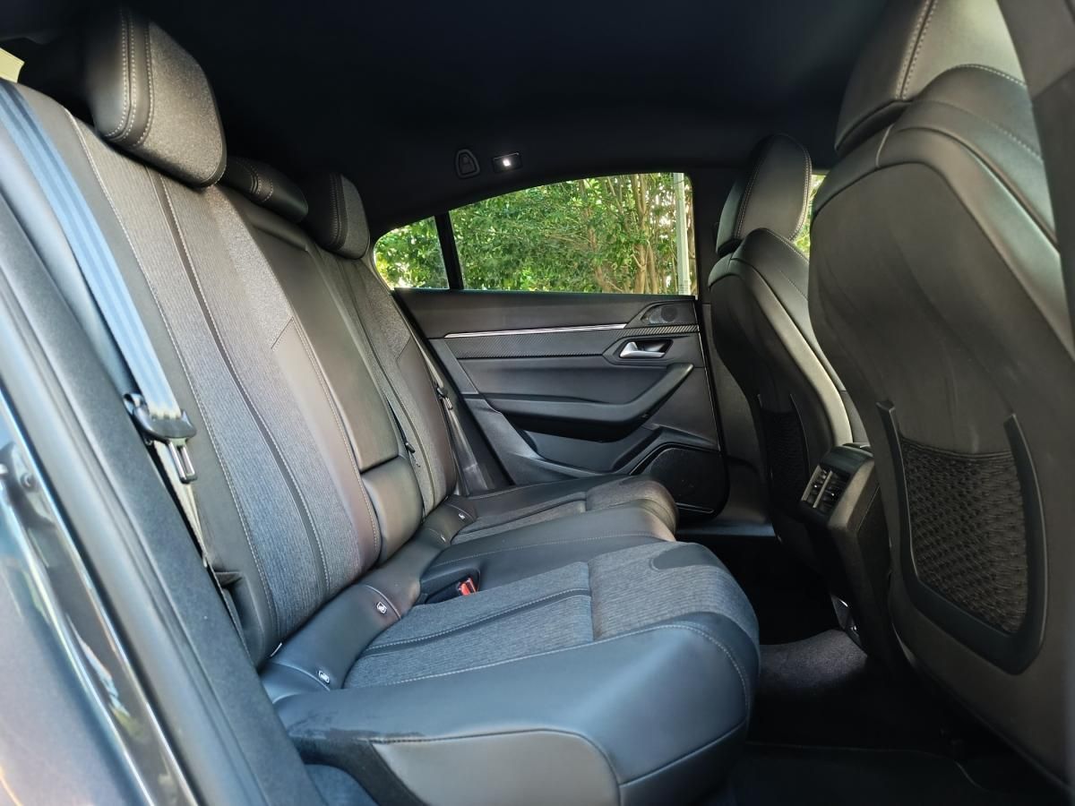 peugeot-508-2023-hibrido-a-gasolina-1598cc