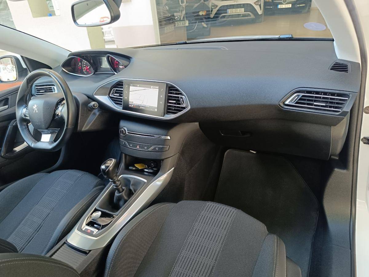 peugeot-2008-2020-gasolina-1199cc