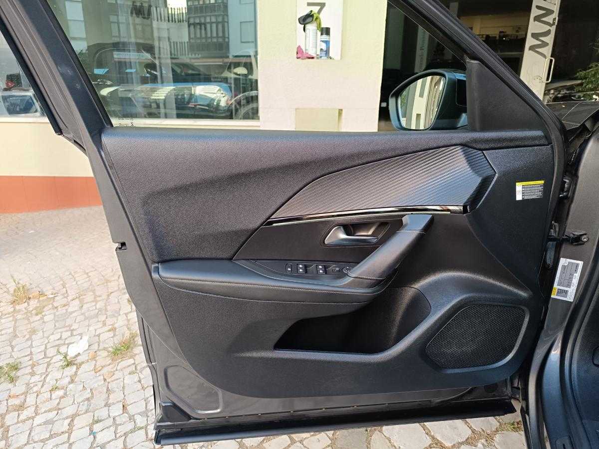 peugeot-2008-2022-gasolina-1199cc