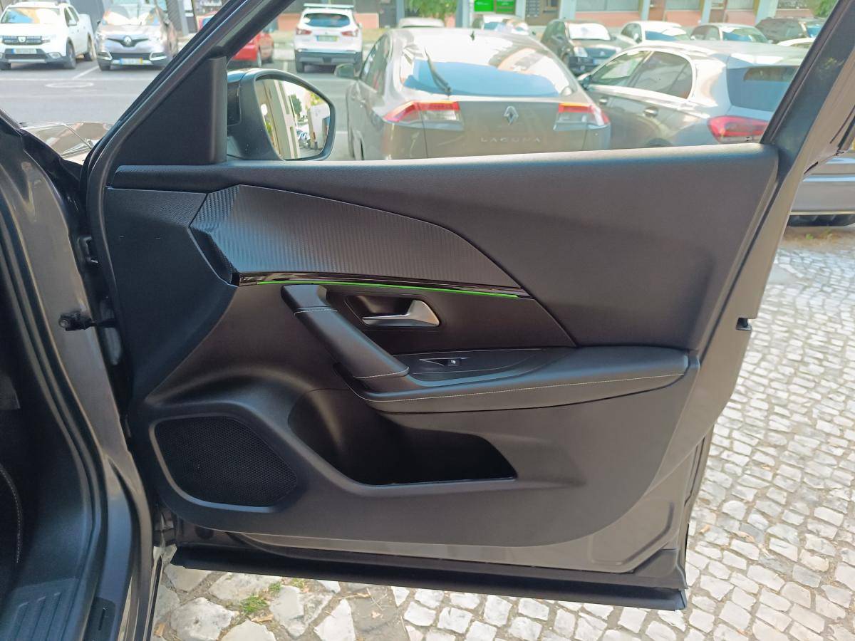 peugeot-2008-2022-gasolina-1199cc