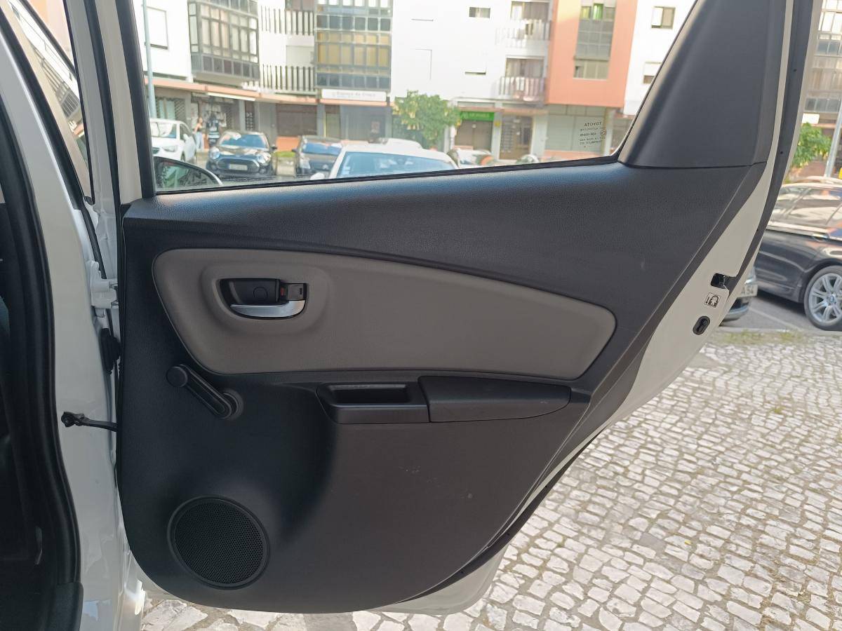 toyota-yaris-2019-hibrido-a-gasolina-1497cc